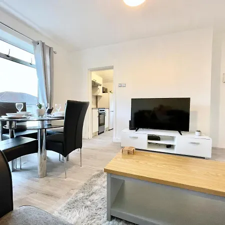 Kingsbridge Apartment-3