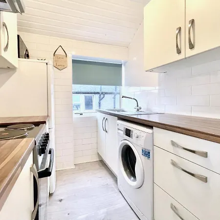 Kingsbridge Apartment-3
