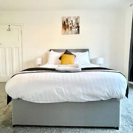 Kingsbridge Apartment-2